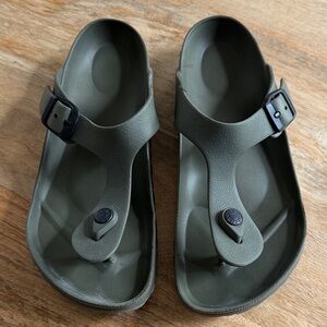 Olive Green Birkenstock Gizeh Essentials Sandal